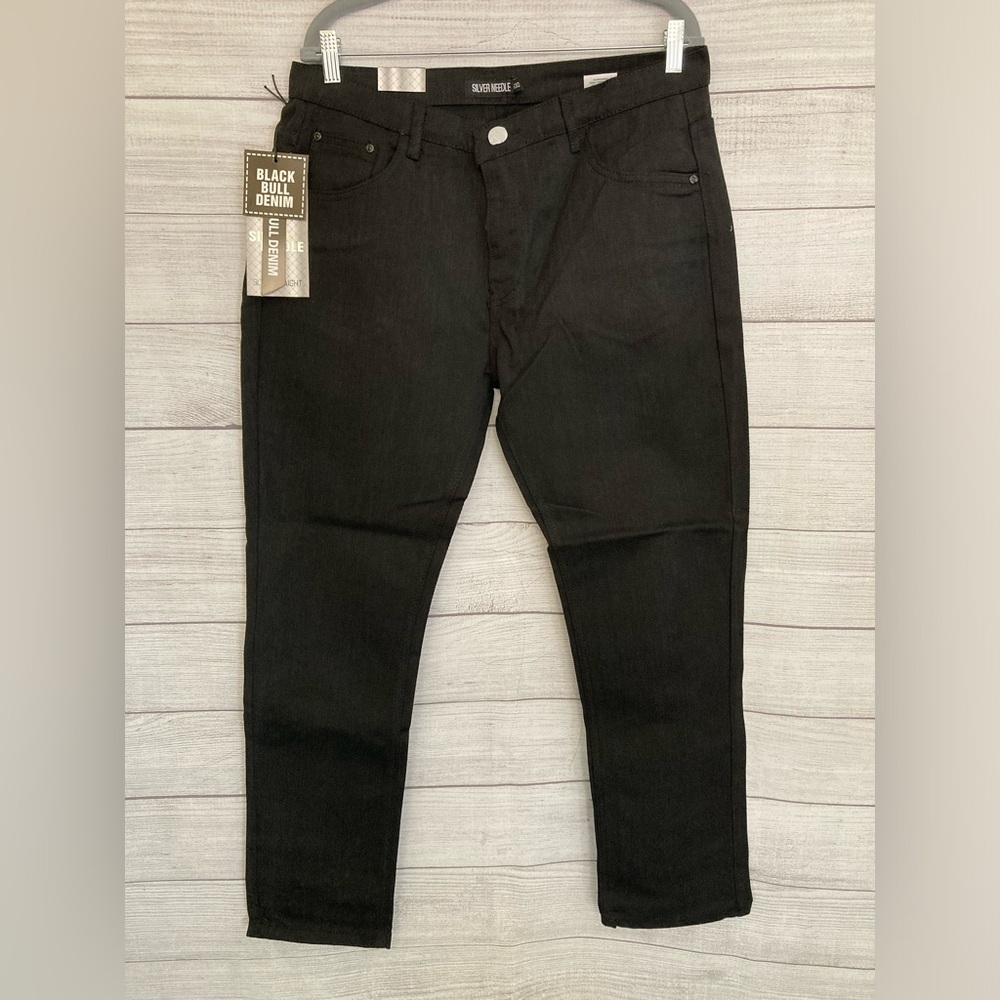 SILVER NEEDLE | NWT Men’s Black Bull Denim Slim Straight Jeans